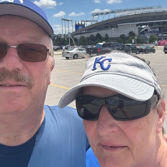 Meet your Posher, Bob and Angela - Picture 2 of 3